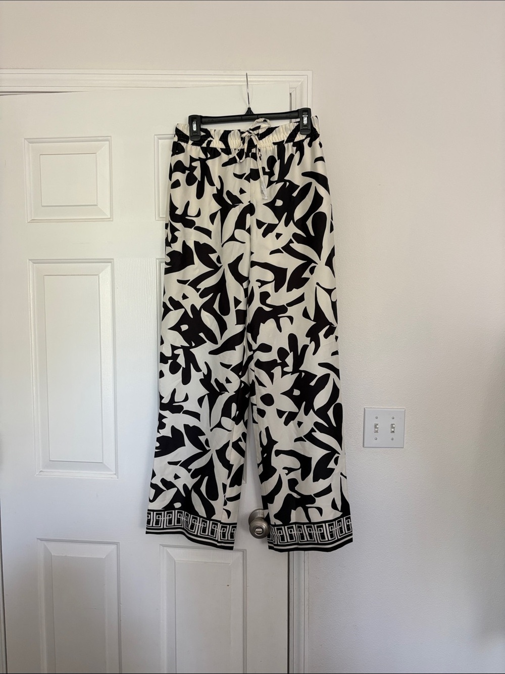 Maison D’Amelie Wide Leg Print Pants - Black & White
